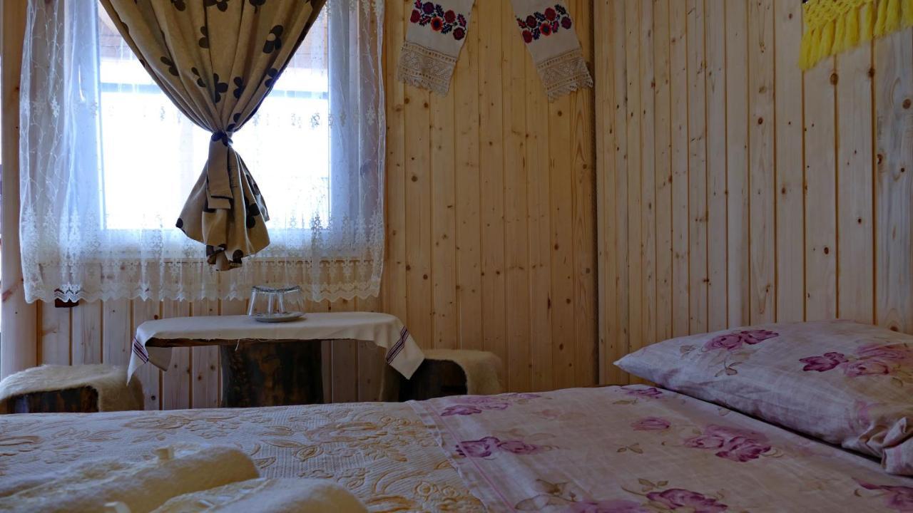 Pensiunea Lore&Sara Satu Sugatag Eksteriør billede